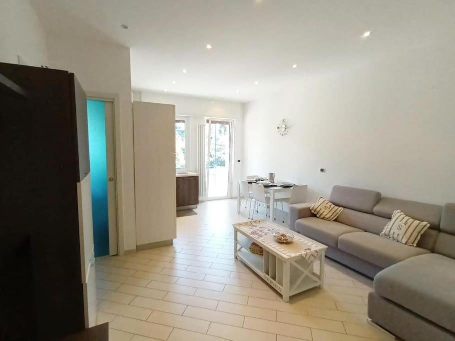 Appartamento Con Stupenda Vista Mare Zona Bristol Rapallo Esterno foto