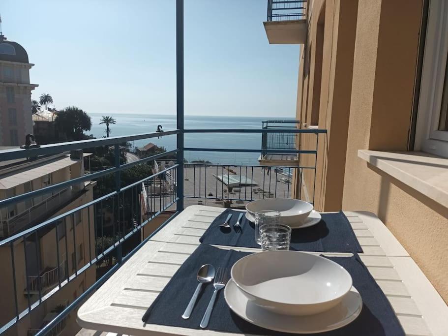 Appartamento Con Stupenda Vista Mare Zona Bristol Rapallo Esterno foto